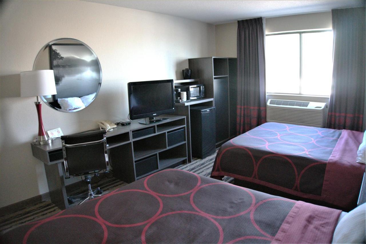 Super 8 By Wyndham Spirit Lake/Okoboji Δωμάτιο φωτογραφία