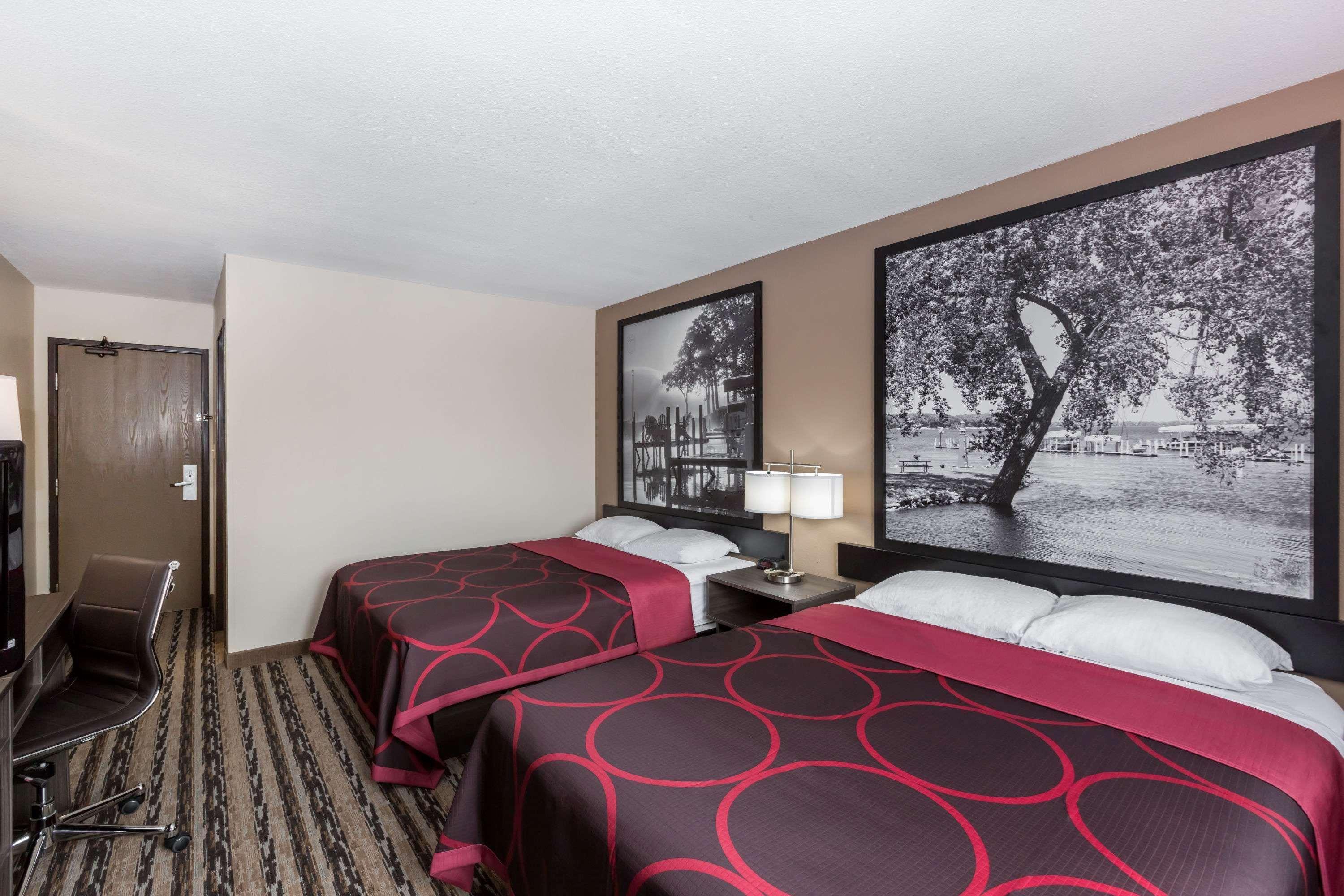 Super 8 By Wyndham Spirit Lake/Okoboji Εξωτερικό φωτογραφία