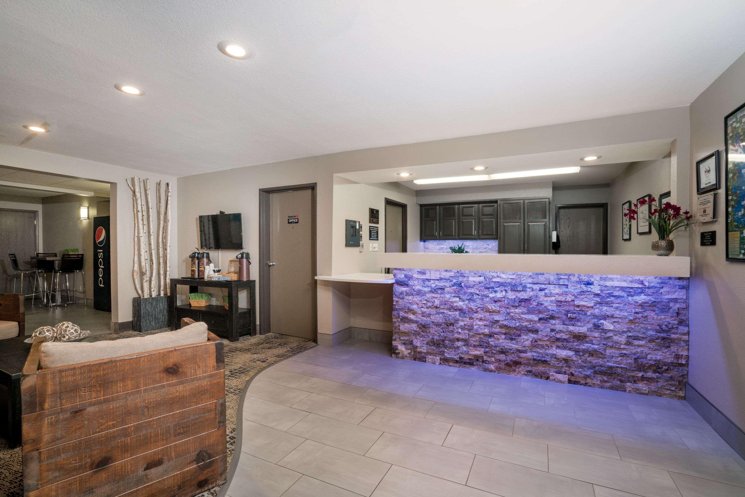 Super 8 By Wyndham Spirit Lake/Okoboji Εξωτερικό φωτογραφία