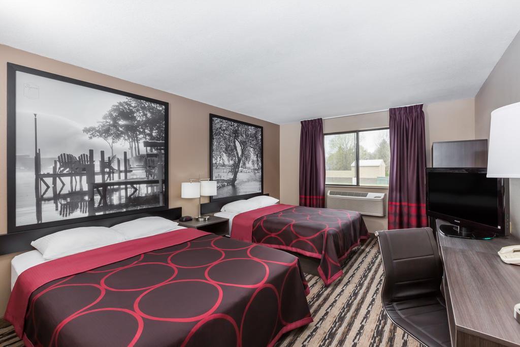 Super 8 By Wyndham Spirit Lake/Okoboji Εξωτερικό φωτογραφία